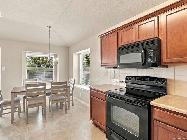 550 Briggs Dr, New Braunfels, TX 78130