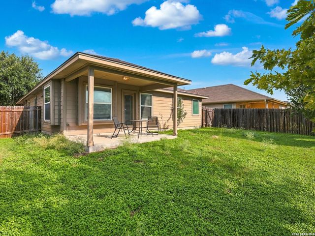 550 Briggs Dr, New Braunfels, TX 78130