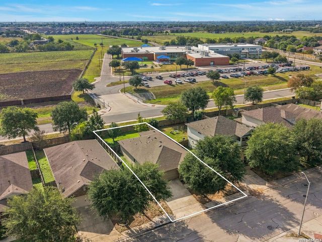 550 Briggs Dr, New Braunfels, TX 78130