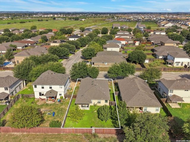 550 Briggs Dr, New Braunfels, TX 78130