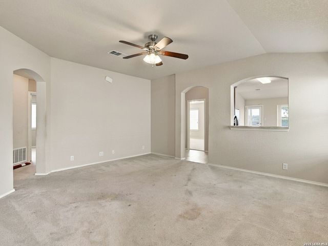 550 Briggs Dr, New Braunfels, TX 78130