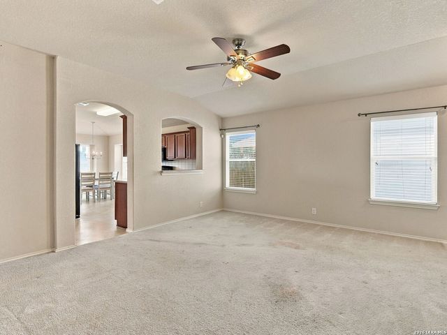 550 Briggs Dr, New Braunfels, TX 78130