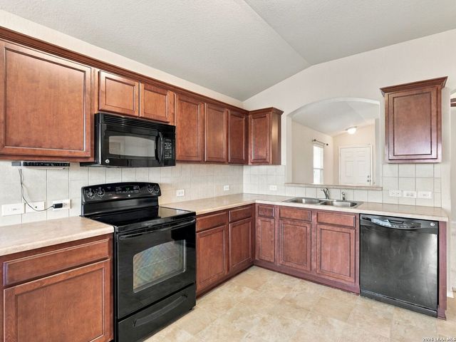 550 Briggs Dr, New Braunfels, TX 78130