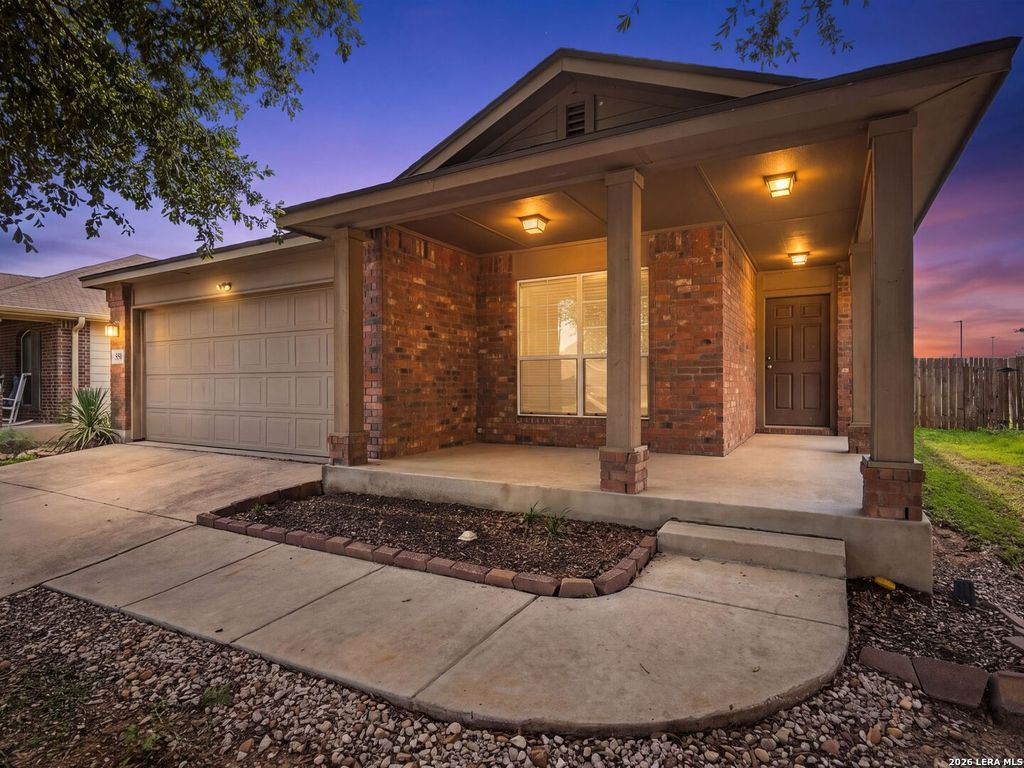 550 Briggs Dr, New Braunfels, TX 78130