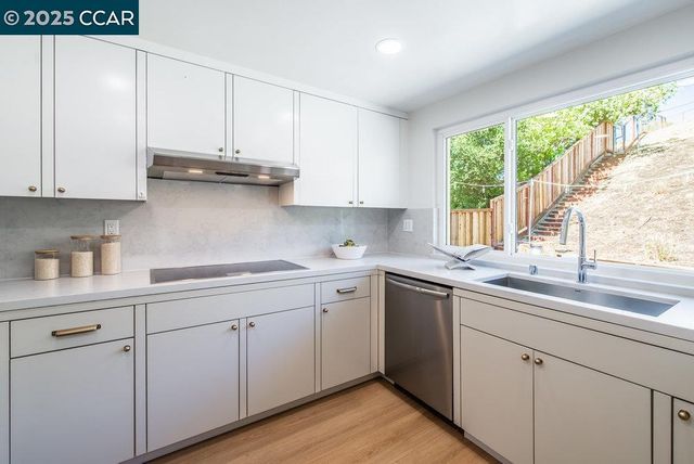 135 Calle La Mesa, Moraga, CA 94556
