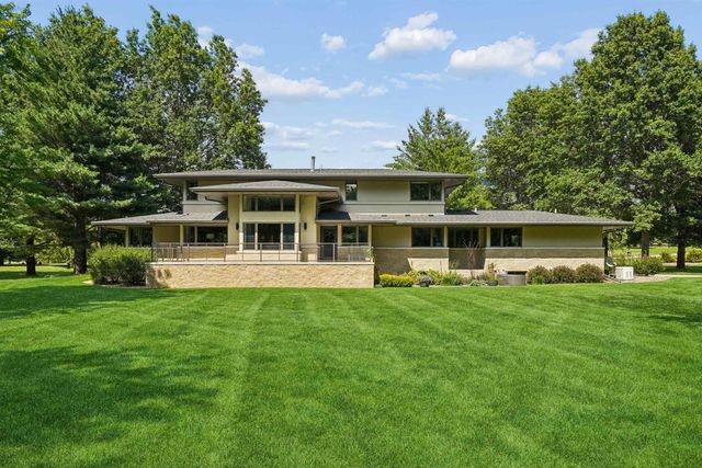 9044 Beaver Meadows Lane, Cedar Falls, IA 50613