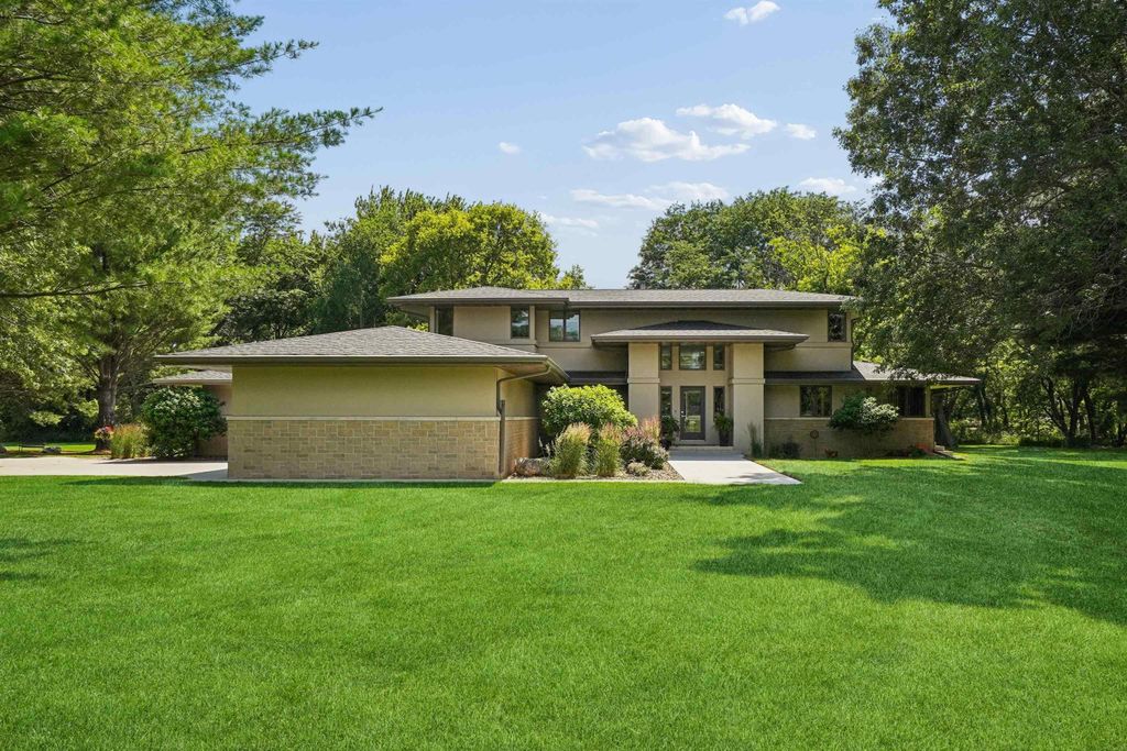 9044 Beaver Meadows Lane, Cedar Falls, IA 50613