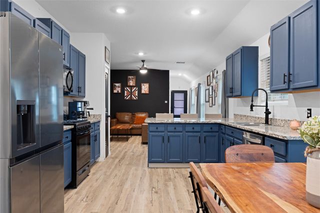 10417 Pineland Drive, Willis, TX 77378