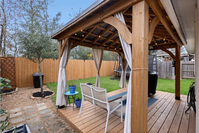 10417 Pineland Drive, Willis, TX 77378