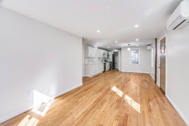 32 Northey 32, Salem, MA 01970