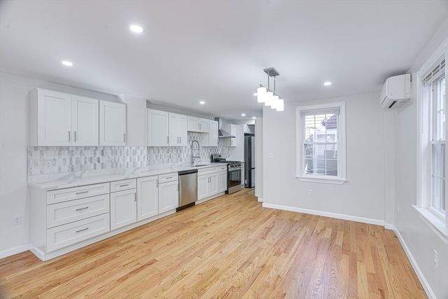 32 Northey 32, Salem, MA 01970