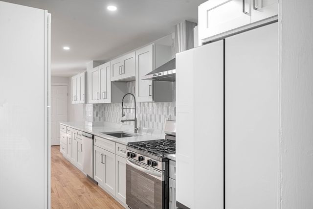 32 Northey 32, Salem, MA 01970