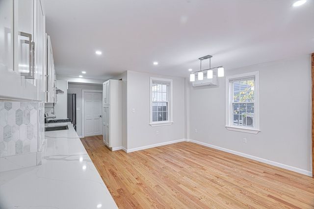 32 Northey 32, Salem, MA 01970