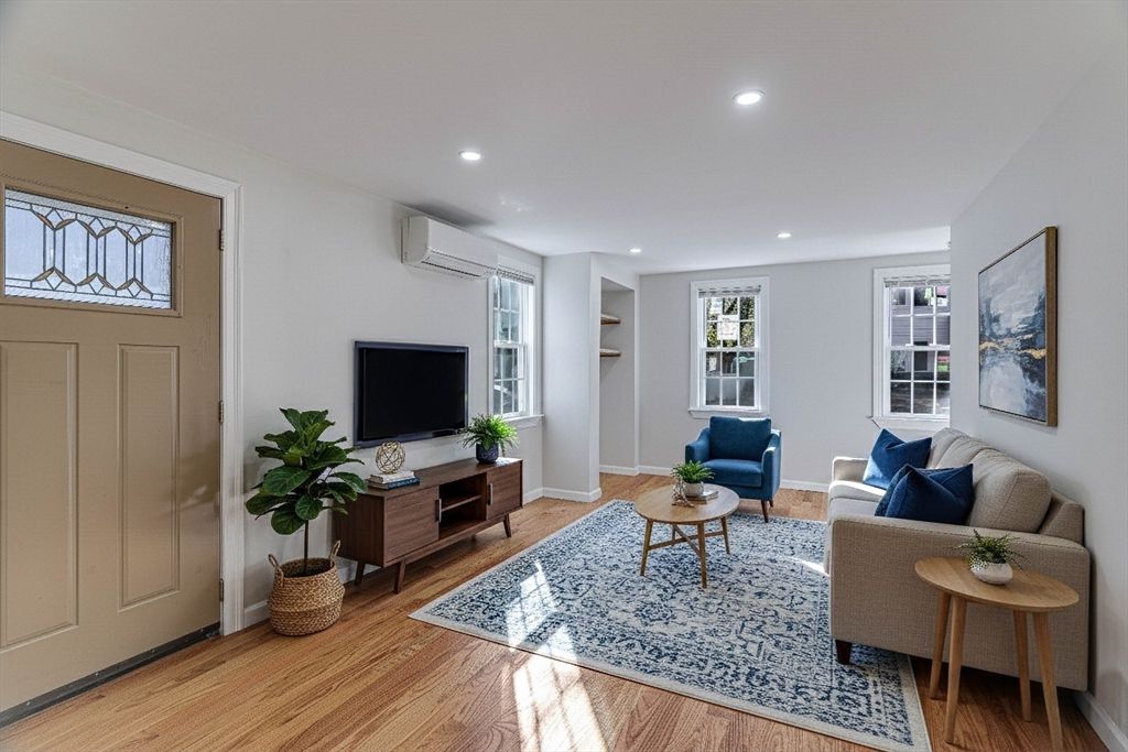 32 Northey 32, Salem, MA 01970