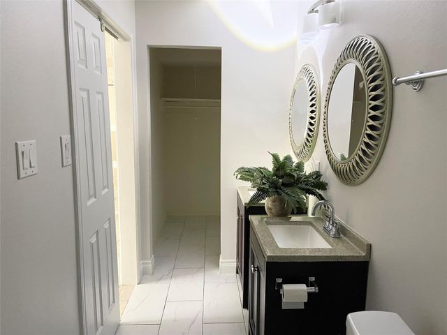 927 Greatwood Drive, Houston, TX 77013