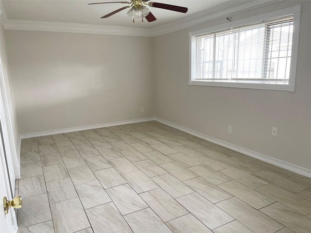 927 Greatwood Drive, Houston, TX 77013
