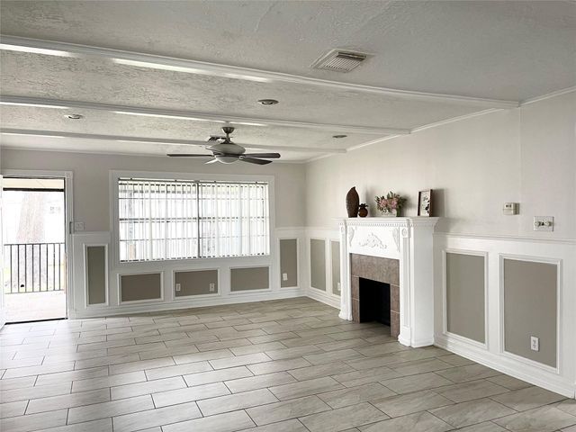 927 Greatwood Drive, Houston, TX 77013
