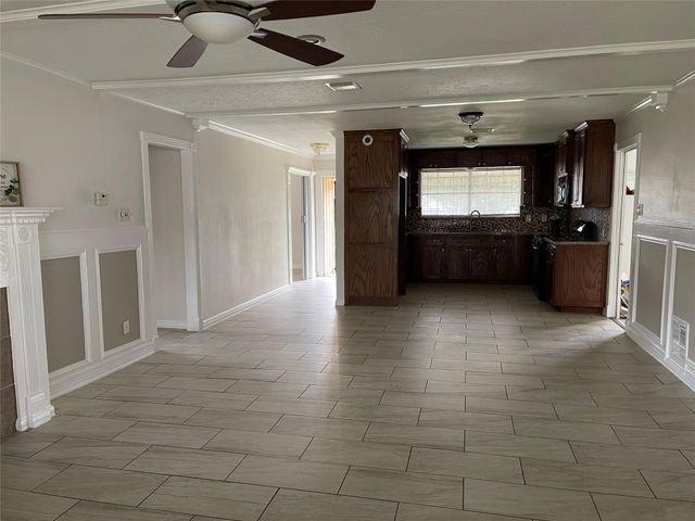 927 Greatwood Drive, Houston, TX 77013