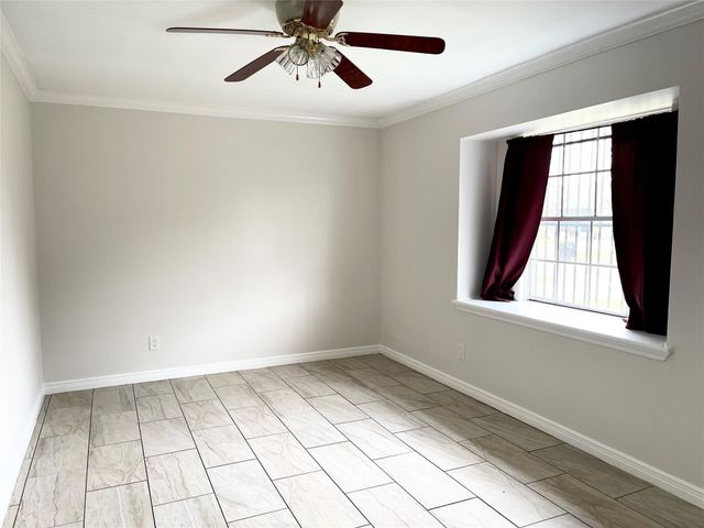 927 Greatwood Drive, Houston, TX 77013