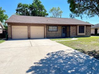 927 Greatwood Drive, Houston, TX 77013