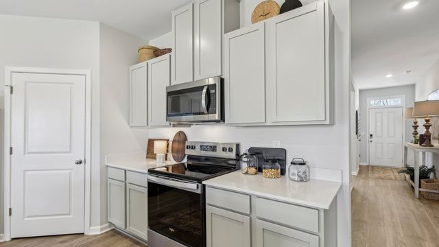 4348 Scarlet Ct, Columbia, TN 38401