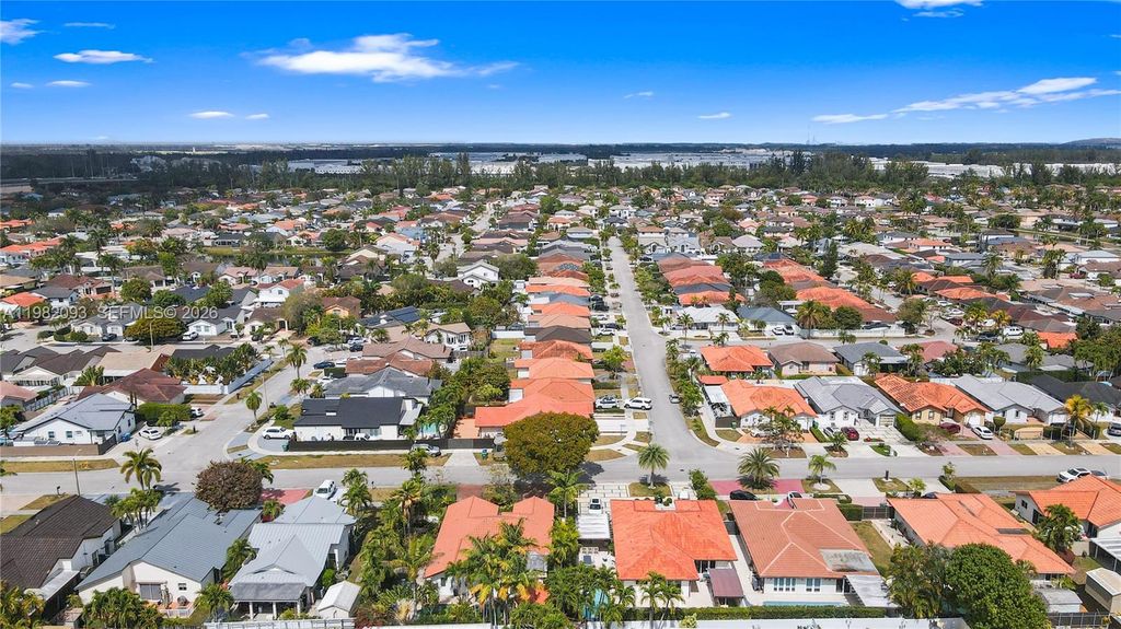 Image 10 of property listing at 800 NW 133rd Ave, Miami, FL 33182