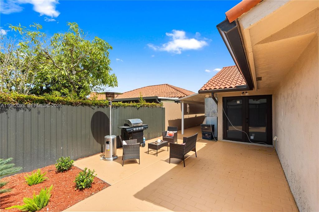 Image 26 of property listing at 800 NW 133rd Ave, Miami, FL 33182