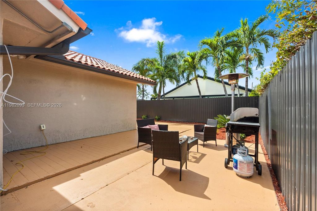 Image 29 of property listing at 800 NW 133rd Ave, Miami, FL 33182