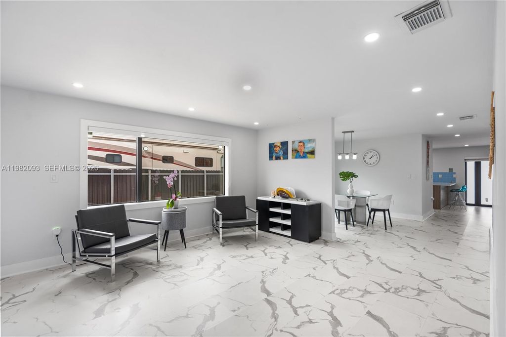 Image 34 of property listing at 800 NW 133rd Ave, Miami, FL 33182