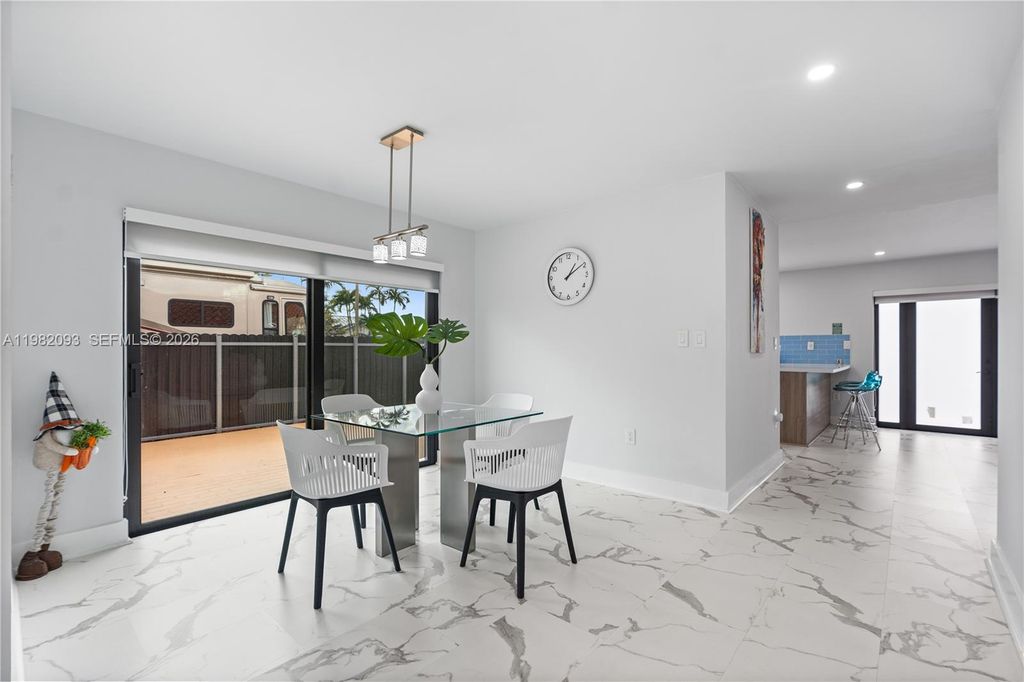 Image 36 of property listing at 800 NW 133rd Ave, Miami, FL 33182