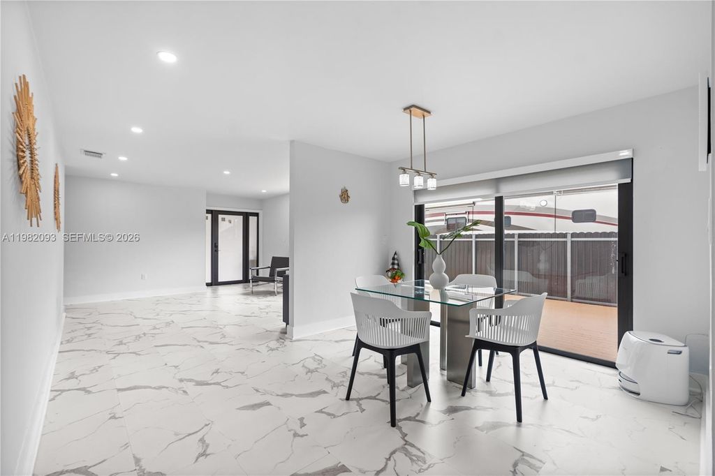 Image 37 of property listing at 800 NW 133rd Ave, Miami, FL 33182