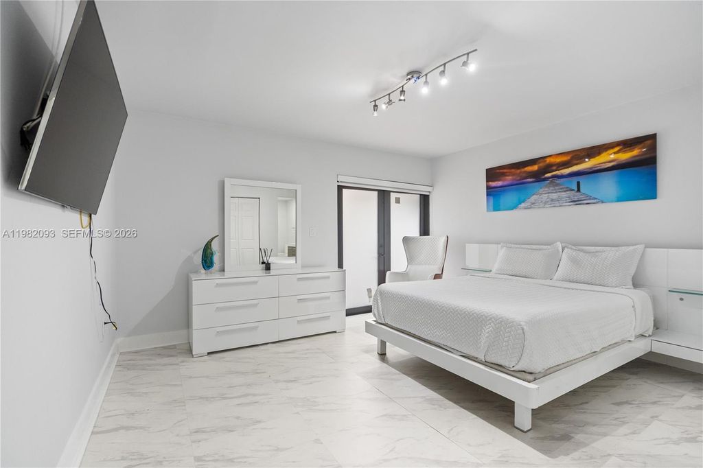 Image 47 of property listing at 800 NW 133rd Ave, Miami, FL 33182