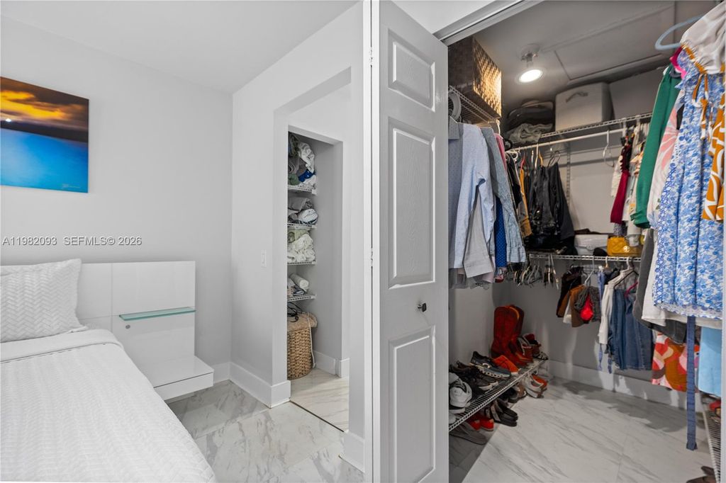 Image 52 of property listing at 800 NW 133rd Ave, Miami, FL 33182