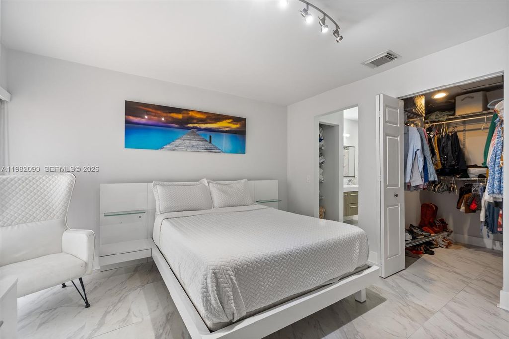 Image 53 of property listing at 800 NW 133rd Ave, Miami, FL 33182