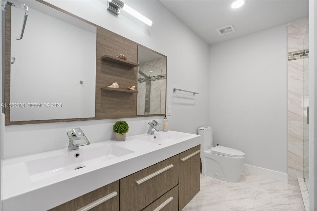 Image 54 of property listing at 800 NW 133rd Ave, Miami, FL 33182