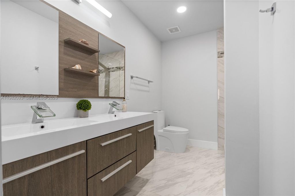 Image 55 of property listing at 800 NW 133rd Ave, Miami, FL 33182