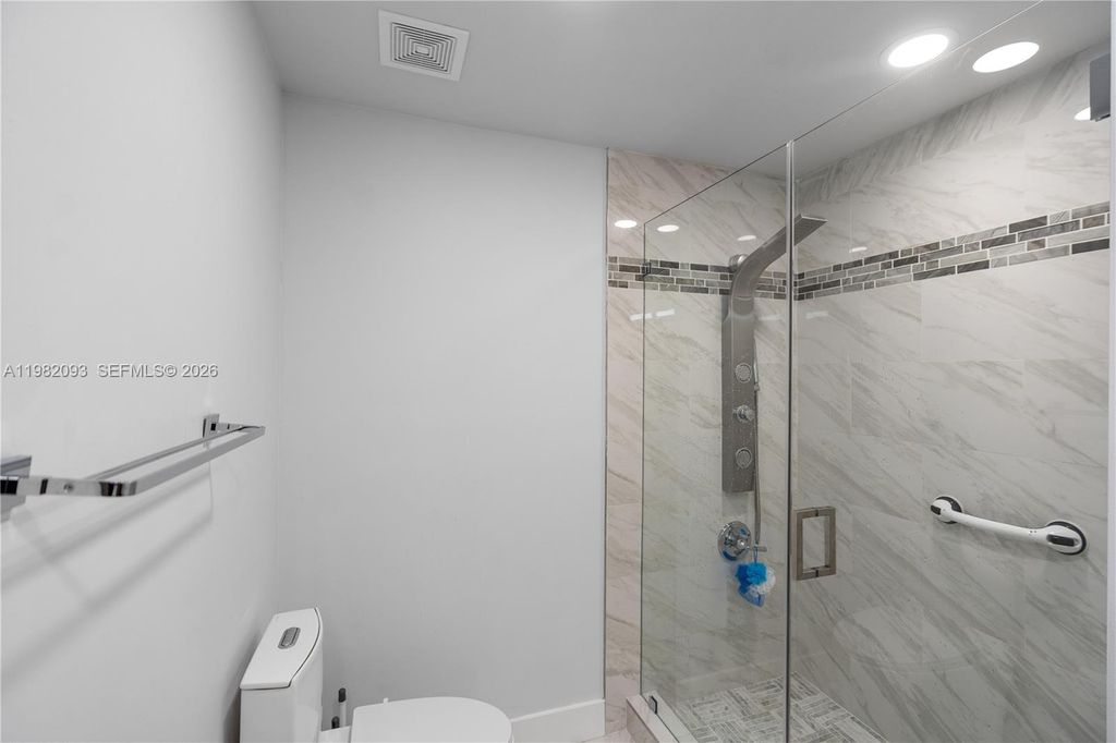 Image 57 of property listing at 800 NW 133rd Ave, Miami, FL 33182