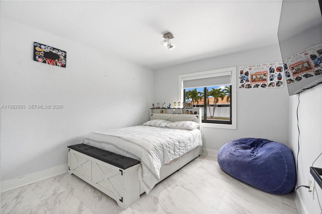 Image 63 of property listing at 800 NW 133rd Ave, Miami, FL 33182