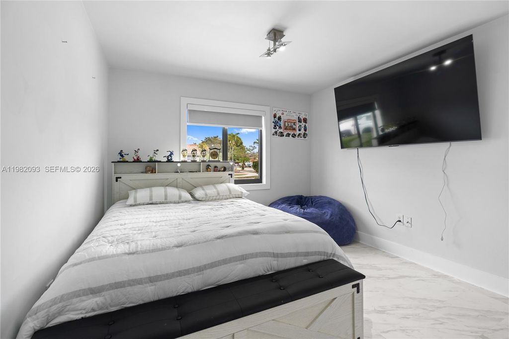 Image 64 of property listing at 800 NW 133rd Ave, Miami, FL 33182