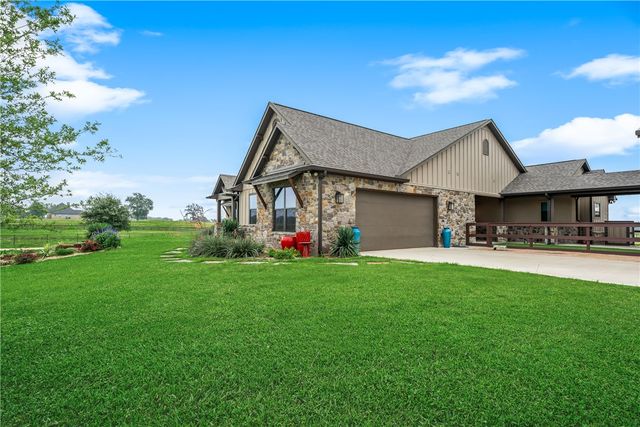30163 High Spirit Ranch Road, Hempstead, TX 77445