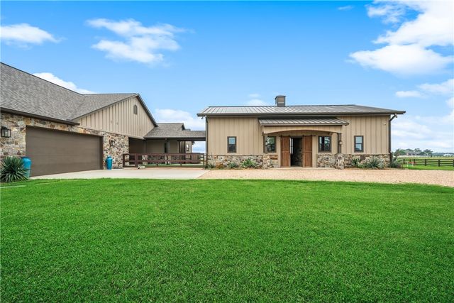 30163 High Spirit Ranch Road, Hempstead, TX 77445