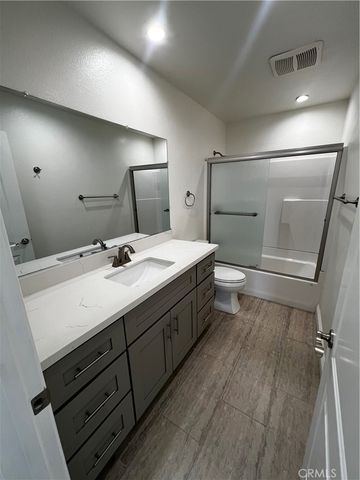 18511 Mayall Street A, Northridge, CA 91324