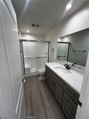 18511 Mayall Street A, Northridge, CA 91324