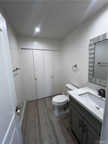 18511 Mayall Street A, Northridge, CA 91324