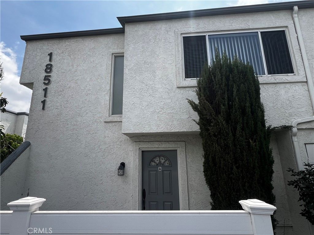18511 Mayall Street A, Northridge, CA 91324