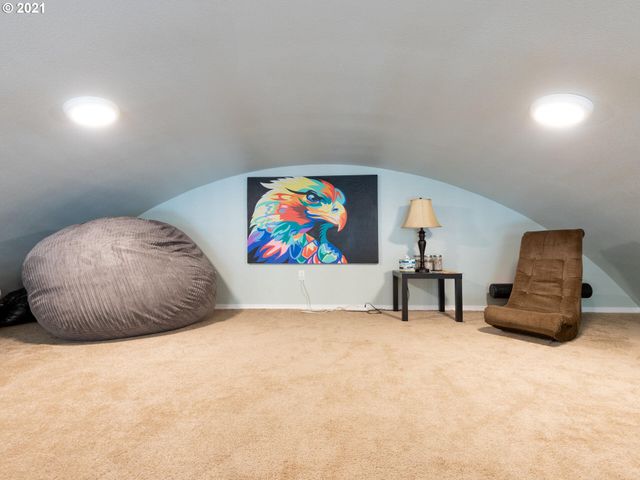 91620 SCHAFFER Dr, Warrenton, OR 97146