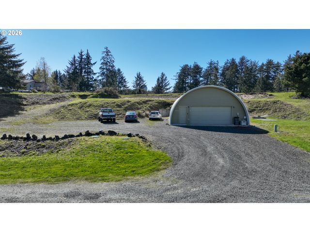 91620 SCHAFFER Dr, Warrenton, OR 97146