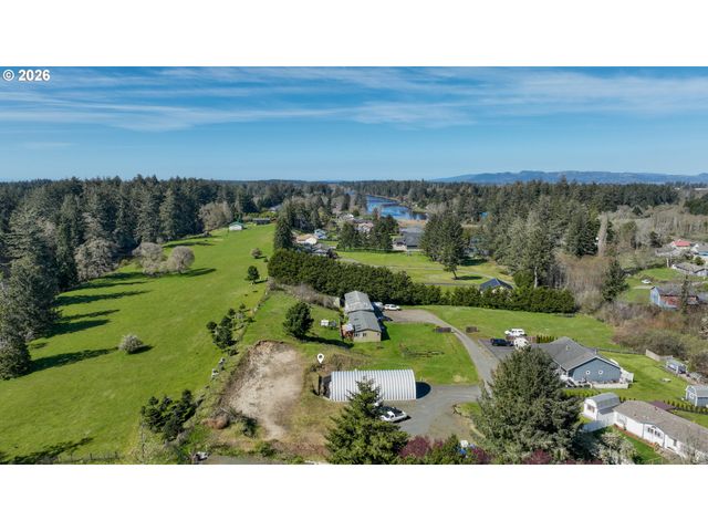 91620 SCHAFFER Dr, Warrenton, OR 97146