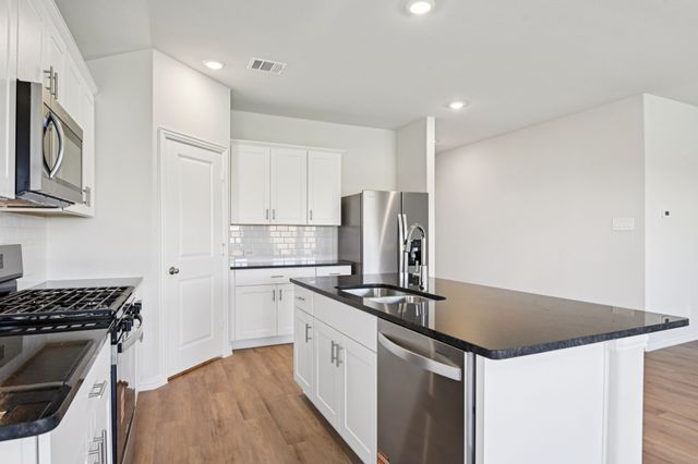2115 Longchamp Lane, Seagoville, TX 75159