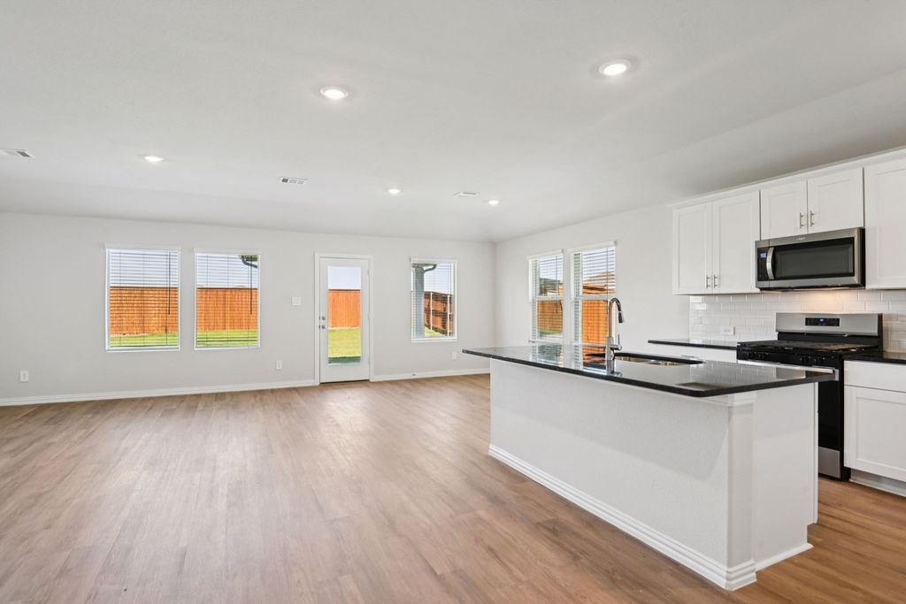 2115 Longchamp Lane, Seagoville, TX 75159